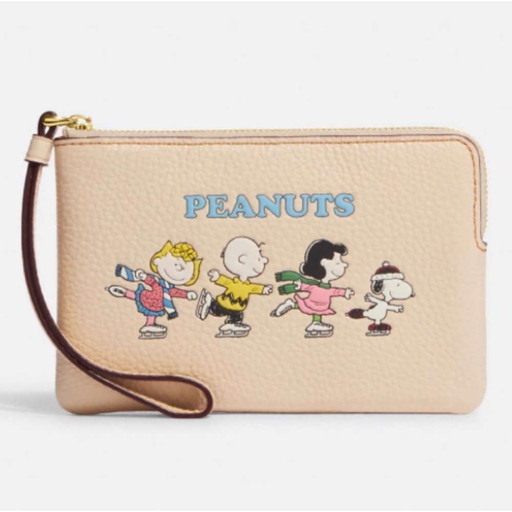 Coach X Peanuts Corner Zip Wristlet Bag Snoopy & Friends Ice Skating - Picture 8 of 9
